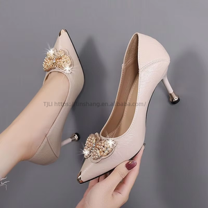 Chaussures à talons aiguilles de luxe pour femmes, tendance et élégantes, avec décorations – Grande Vente - Product Image 2