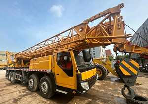 Grue mobile hydraulique QY50 d'occasion en bon état, flèche entièrement extensible, cabine climatisée pour projets de levage et construction de ponts - Product Image 5