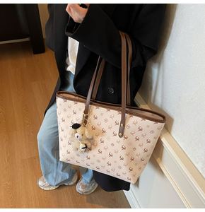 Hot Sale Printed Handbag Women PU Leather Tote <b>Bags</b> for Outdoor Travel Shopping <b>Working</b> - Product Image 4