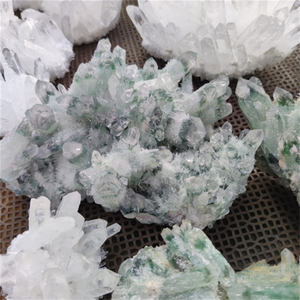 Vente en gros de pierres de guérison naturelles, <span class=keywords><strong>quartz</strong></span> <span class=keywords><strong>fantôme</strong></span> vert, cristal <span class=keywords><strong>fantôme</strong></span> pour la décoration de la maison - Product Image 1