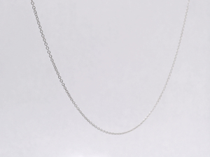 Delicadas Cadenas de Collar Pequeñas de Plata de Ley 950 con Glifos Entrelazados y Patrones Brillantes, Accesorio Minimalista Unisex para el Campus - Product Image 3