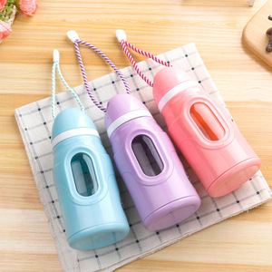 Linda botella de agua de dibujos animados para niños, artículos para beber de plástico rosa, morado y azul con asa, taza portátil para uso escolar para niños - Product Image 5