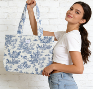 Sac fourre-tout en <span class=keywords><strong>toile</strong></span> <span class=keywords><strong>de</strong></span> <span class=keywords><strong>Jouy</strong></span> - Sac fourre-tout en <span class=keywords><strong>toile</strong></span> <span class=keywords><strong>de</strong></span> <span class=keywords><strong>Jouy</strong></span> fait à la main - Sac en coton réutilisable avec impression intégrale, logo personnalisé, étiquettes personnalisées - Product Image 1