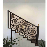 Rampe d'intérieur en fer forgé noir artisanal