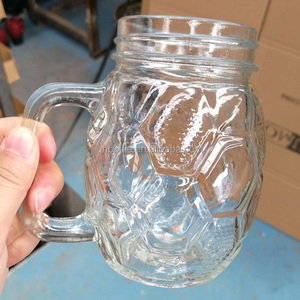 Trong Kho Bóng Đá Dứa Hình Dạng 600Ml Đầy Màu Sắc <span class=keywords><strong>Mason</strong></span> <span class=keywords><strong>Jar</strong></span> Cup Cho Bia Sinh Tố Kính Với Xử Lý Và Rơm Nắp Biểu Tượng Tùy Chỉnh - Product Image 1