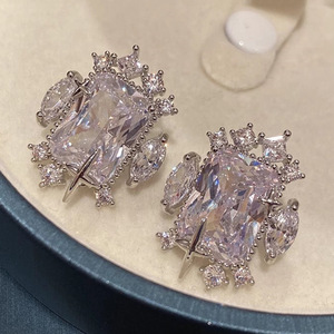 Orecchini a Perno Geometrici a Forma di Stella per Donne, Accessori per Orecchie Semplici per Uso Quotidiano, Outfit Casual e Regalo - Product Image 6