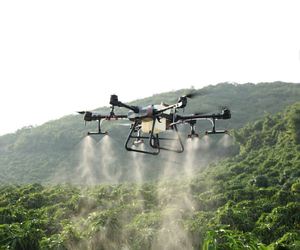 รีโมทคอนโทรลสำหรับเครื่องพ่นยาทางการเกษตร Agras T30 Combo พร้อมเครื่องชาร์จแบตเตอรี่ 3 ก้อน และถังขนาด 30 ลิตร - Product Image 4