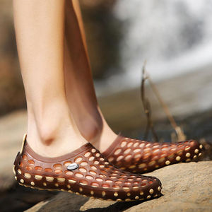 Chaussures aquatiques unisexes respirantes perforées à séchage rapide antidérapantes pour la randonnée aquatique, la pêche, le rafting et la plage - Product Image 2