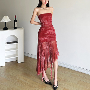 Nuovo Abbigliamento Primaverile <span class=keywords><strong>da</strong></span> <span class=keywords><strong>Donna</strong></span>, Abito Aderente Tinta Unita con Spalle Scoperte e Stampa alla Moda - Product Image 1