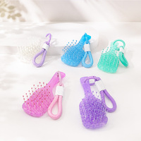 Brosse à cheveux mini XXS en paille de blé naturelle avec chaîne pour accrocher au porte-clés, au sac, etc.