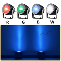 Projecteur LED RGBW sans fil sur batterie avec télécommande et contrôle par application pour scène et événements