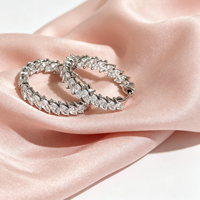 Créoles en or 18 carats serties de diamants de laboratoire de forme marquise de 2,05 ct |   Éclat circulaire complet |   Vêtements de luxe pour femmes à porter au quotidien
