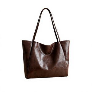 Sacs à main en cuir véritable pour femmes B.S INTERNATIONAL, fermeture à chaîne et fermeture éclair, ouverture supérieure, résistants à l'eau, avec éclairage nocturne, taille personnalisable - Product Image 3