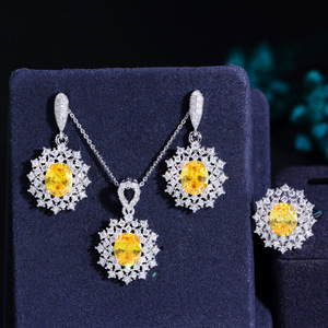 Set di Gioielli alla Moda Europeo-Americano, Collana, Orecchini e Anello Placcati Argento con Zirconi, Catena Verde <span class=keywords><strong>Hurrem</strong></span> Sultan - Product Image 2