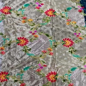 Tissu imprimé ethnique pour vêtements féminins, idéal pour la confection de robes d'été et de vêtements féminins - Product Image 1