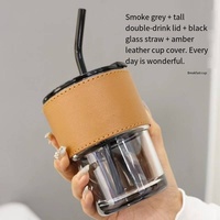 Vente en gros de gobelets à boisson de 15 oz avec couvercle en cuir coloré, tasse en verre borosilicate avec couvercle et paille