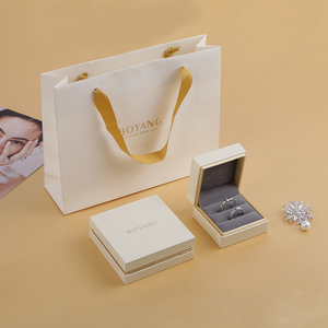 Boîtes d'emballage de bijoux en papier toucher cartonné de luxe personnalisées Boyang avec logo pour colliers et bagues - Product Image 4