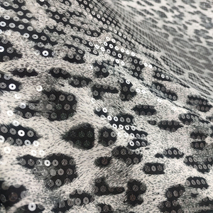 Kalite toptan leopar kumaş parlak kumaş ücretsiz örnek leopar baskı ayna pullu kumaş elbise için - Product Image 4