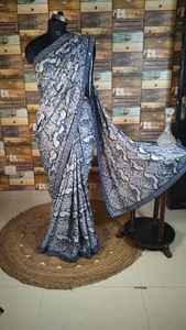 ผ้าส่าหรีพิมพ์ลายงูสีฟ้าและสีขาวสง่างามผ้าคอตต้อนแบบดั้งเดิมมีสไตล์สำหรับงานแต่งงานและงานปาร์ตี้ - Product Image 2