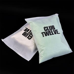 Sac d'emballage en plastique PE mat avec fermeture éclair personnalisée, impression de votre propre logo, sac en plastique avec fermeture éclair pour vêtements, haute qualité, vente en gros - Product Image 3
