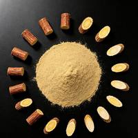 Poudre de racine de réglisse de qualité alimentaire en gros directement de l'usine pour bonbons, thé et assaisonnements, personnalisable OEM