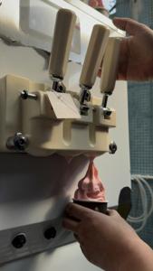 Machine à glaces molles 3 saveurs pour petite boulangerie, machine à yogourt glacé commerciale, machine à glaces Oceanpower automatique - Product Image 5