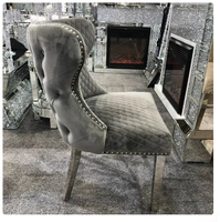 Chaise de salle à manger moderne en velours XY avec pieds chromés et boucle en forme de tête de lion - Meubles de salle à manger pour villa et hôtel - En solde