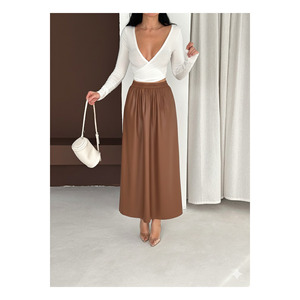 Jupe longue en similicuir pour femme avec poches, longueur 95 cm, adaptée au hijab, tissu laqué brillant - Product Image 2