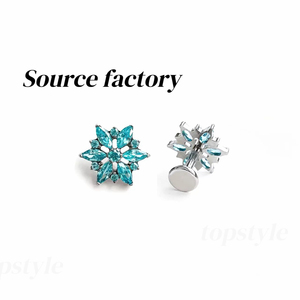Topstyle Piercing Labret per Bambini in Titanio G23 ASTM F136 a Forma di Fiocco di Neve con Zirconia Cubica 5A, Gioiello per Piercing Orecchio Helix Tragus 16G, Lusso Delicato - Product Image 2