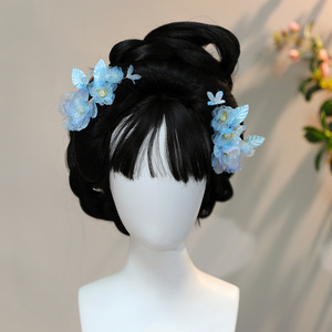 Pince à cheveux en soie bleue dégradée, style ancien, faite à la main, design original, collection automne 2025, accessoire de coiffure Hanfu, fleur perforée - Product Image 1