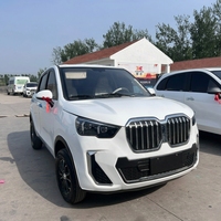 Voiture électrique XINGPENG 4 portes, tableau de bord LCD, phares LED, intérieur luxueux, autonomie NEDC de 200 km, moteur 50 kW, batterie 30 kWh