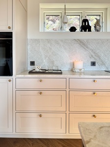 Meubles de cuisine sur mesure de style nordique Vermonhouzz, îlot autoportant pour hôtel de charme et villa de luxe - Product Image 4