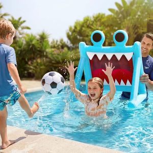 Ensemble de jeu de football aquatique gonflable sur le thème des requins avec des cibles à balles collantes - Product Image 2