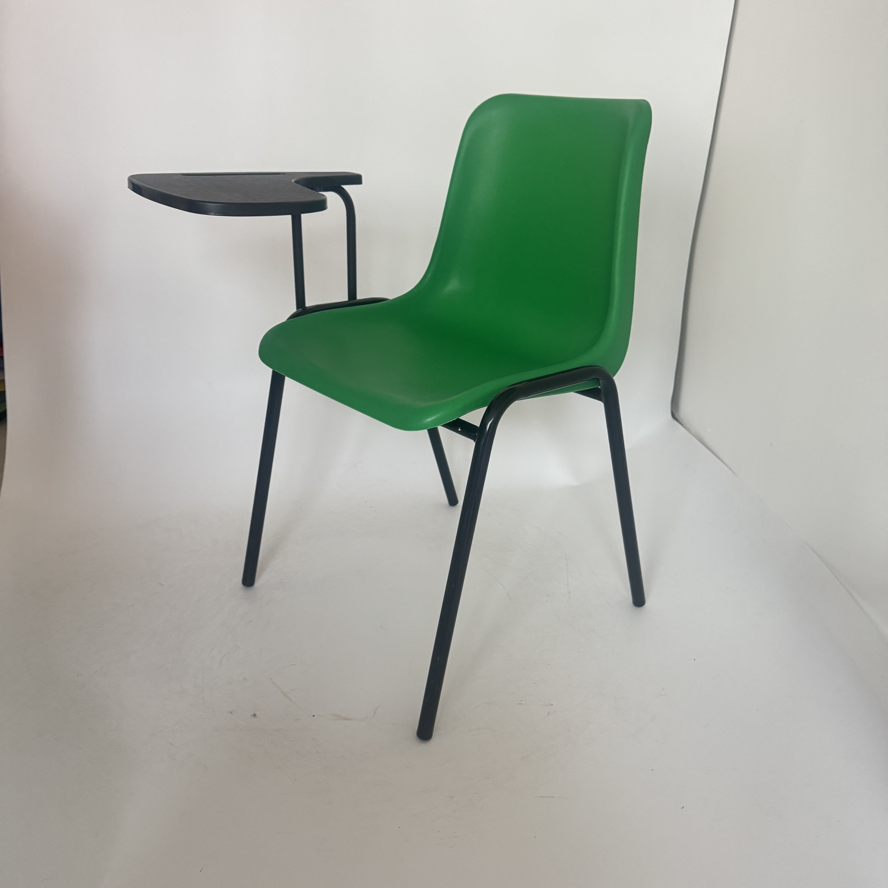 ergonomic-training-seating-with-book-rack-for-college