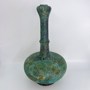 Vaso a bulbo d'aglio in bronzo pratico in metallo per conservare il vino riscaldante che simboleggia lo stato sociale e l'identità - Product Image 3