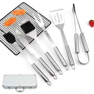 Juego de Utensilios de Acero Inoxidable de Alta Calidad con Cepillo para Barbacoa y Estuche de Aluminio, Apto para Alimentos - Product Image 5