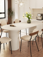 Table et chaises de salle à manger créatives de style nordique moderne 2026, combinaison en bois massif pour petite salle à manger d'hôtel