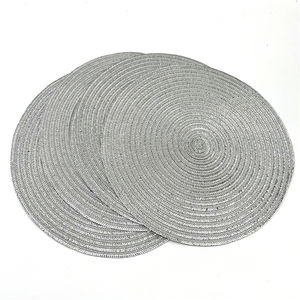 Le tovagliette rotonde natalizie in stile classico <span class=keywords><strong>Emme</strong></span> con un brillante vortice metallico di Design in polipropilene intrecciate in plastica resistente - Product Image 2