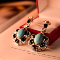 Parures de bijoux fantaisie élégantes : Collier et boucles d'oreilles en turquoise synthétique – Bijoux pour femme, vente en gros, cadeau pour elle
