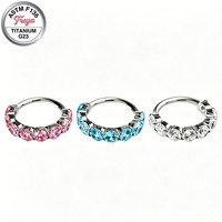 Nouvelles boucles d'oreilles créoles Huggie Freya pour femmes en titane G23 avec zircon, pour cartilage, hélix, tragus, daith, et snugs, idéales pour les oreilles sensibles