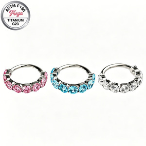 Nouvelles boucles d'oreilles créoles Huggie Freya pour femmes en titane G23 avec zircon, pour cartilage, hélix, tragus, daith, et snugs, idéales pour les oreilles sensibles - Product Image 3