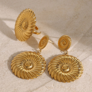 ต่างหูแบบห้อย สแตนเลสชุบทอง ดีไซน์ดอกไม้เกลียว เครื่องประดับสำหรับงานปาร์ตี้ ลวดลายเรขาคณิต เครื่องประดับแฟชั่น - Product Image 4