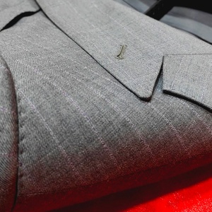 Completo da <span class=keywords><strong>Uomo</strong></span> <span class=keywords><strong>Grigio</strong></span> 100% Lana a Righe - Blazer e Pantaloni Eleganti per Ufficio, Matrimonio e Cerimonie - Collezione 2026 Hot Sale - Product Image 5