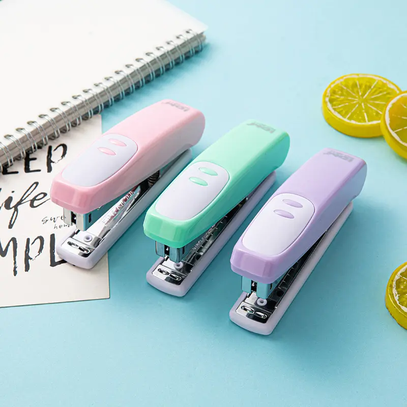 Stapler warna macaron, cocok untuk ukuran l2, Staples pin warna acak sederhana, multi-fungsi cocok untuk siswa kantor