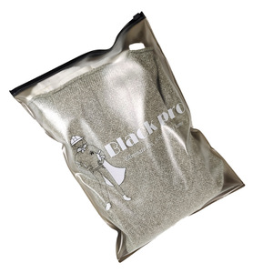 Sacs d'emballage en plastique biodégradable mat et givré personnalisés, sacs à fermeture éclair pour t-shirts, maillots de bain, vêtements avec logo - Product Image 6