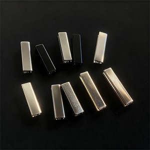 Groothandel Op Maat Metalen Label Staart Clip Gegraveerd <span class=keywords><strong>Badge</strong></span> Metalen Tag Voor Mode Tassen - Product Image 4