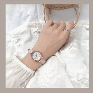 Montres pour femmes de petite taille, au style moderne et tendance, faciles à assortir, minimalistes, pour les écolières, avec des cadrans de petite taille. - Product Image 4