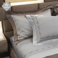 Lit moderne avec tête de lit éclairée par LED italienne, en cuir, cadre en bois, design de lit, lit queen size, meubles de maison