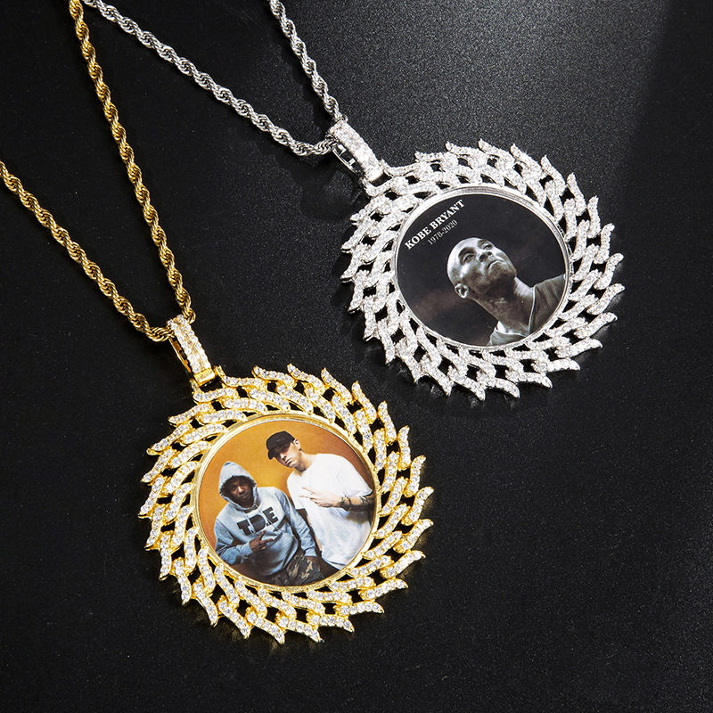 9 # Or/Argent