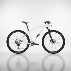 Vélo de montagne M5 XC en fibre de carbone à module élevé avec câbles internes et axe traversant Boost pour la pratique professionnelle du cross-country - Product Image 1